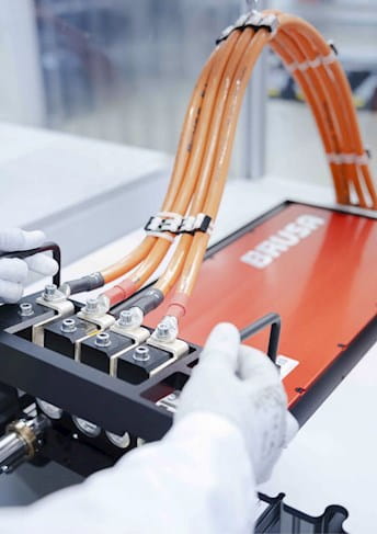 BRUSA HyPower x NTT DATA Cyber-Abwehr